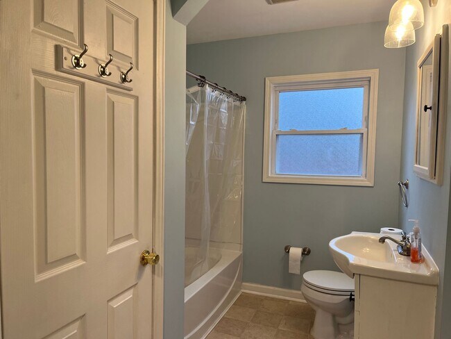 Foto del edificio - CHEVIOT - Adorable 3+ Bed 1 bath brick hom...