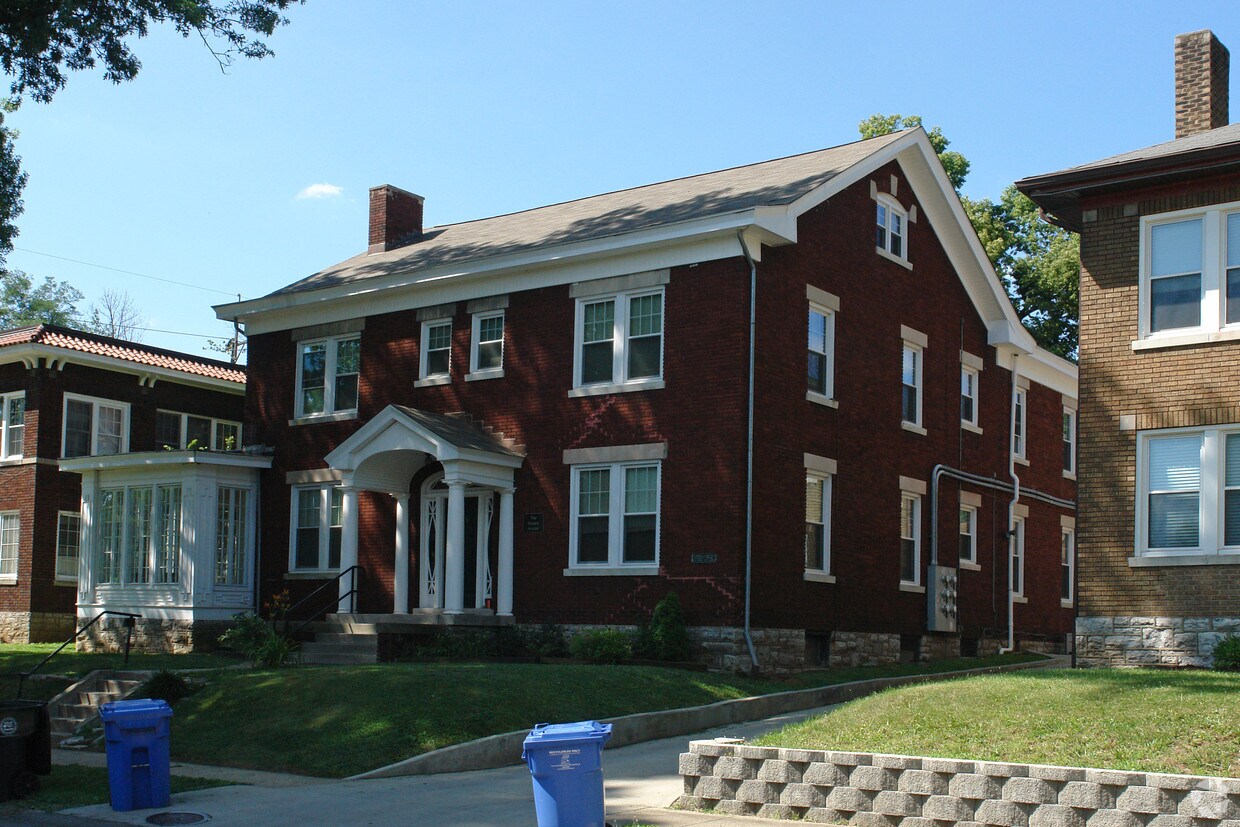 Foto principal - 266 Lyndhurst Pl