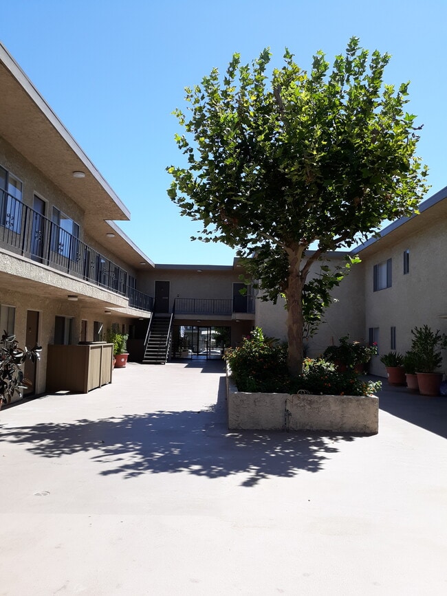Building Photo - Clear Valley Apartments