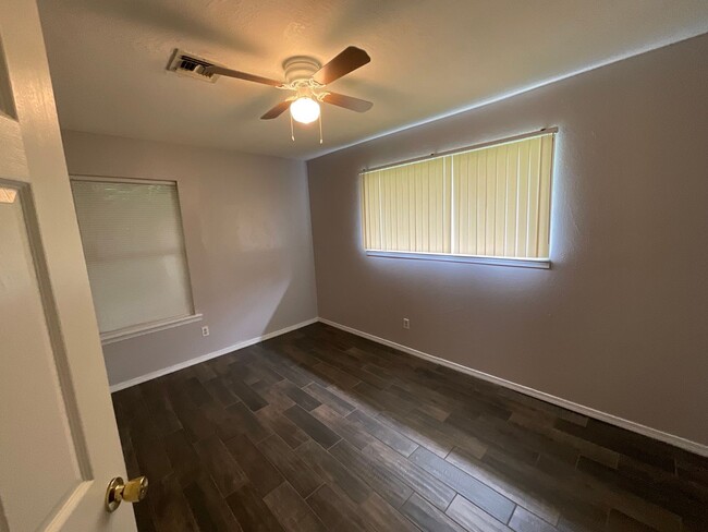 Foto del edificio - 2 Bed 1 Bath