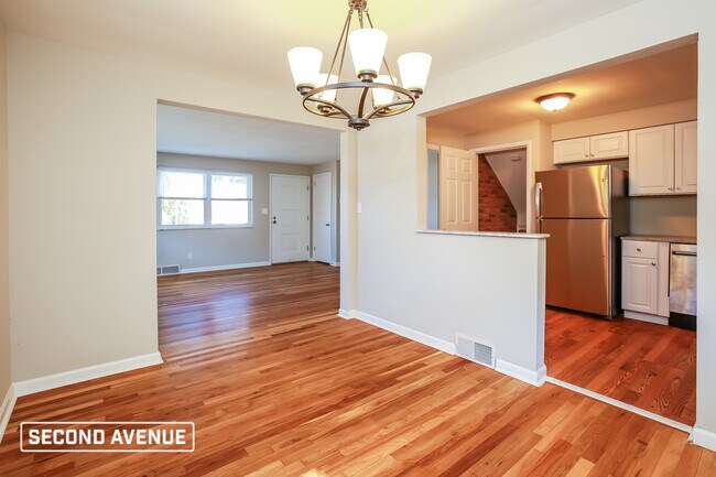 Building Photo - 667 Regency DR