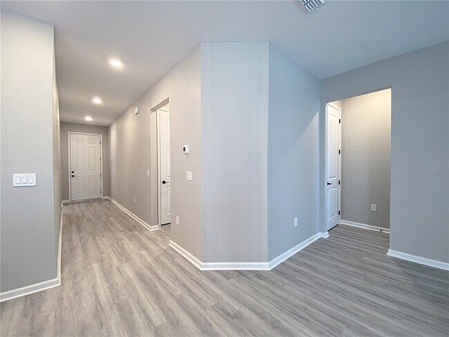 Building Photo - 706 Benz St