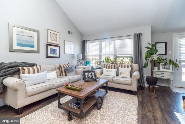 Foto del edificio - 42 Dogwood Ln