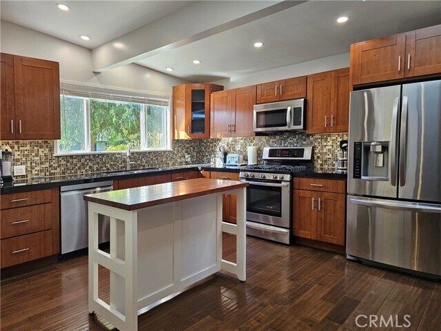 Foto del edificio - 6014 Wish Ave