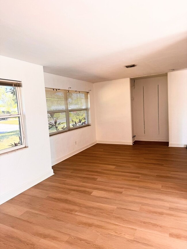 Building Photo - Newly Renovated 3-Bed/2-Bath Home – Large Yard & Fenced Privacy!