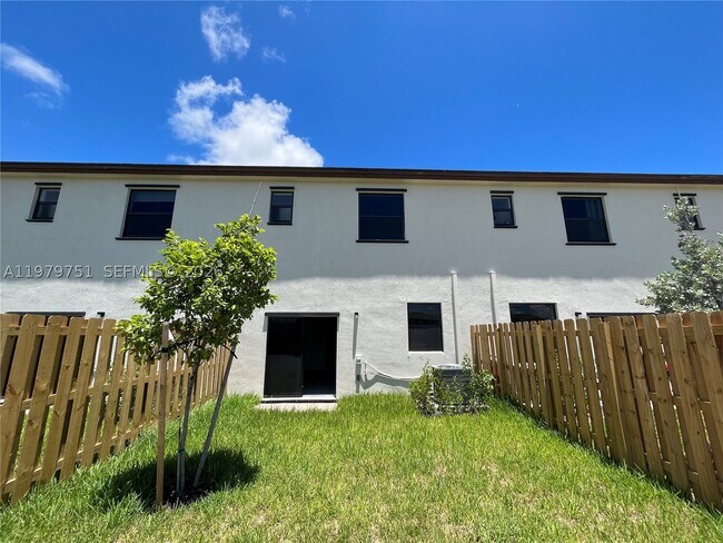 Building Photo - 9960 SW 228th Terrace