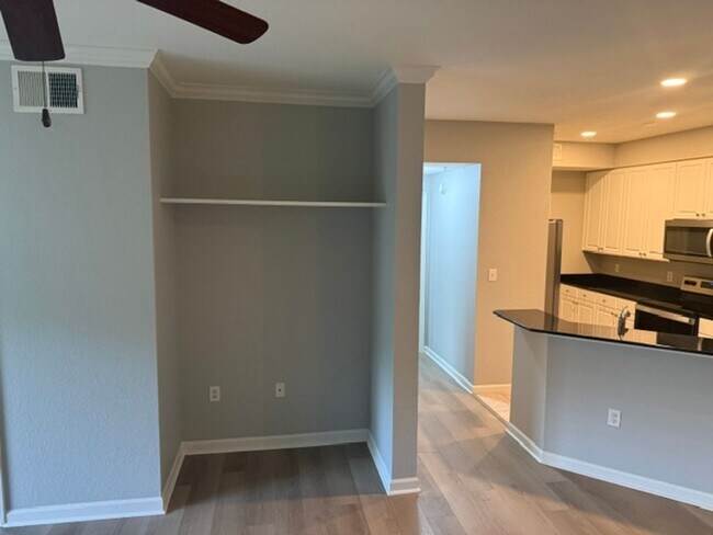 Building Photo - Beautiful Southside Jacksonville Condo