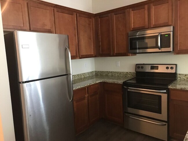 Foto del edificio - Luxurious 2 story 3 bedroom 2.5 bath Townhomes. Located in Salisbury