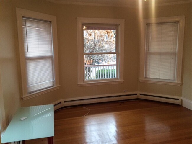 Building Photo - 159 Highland Ave