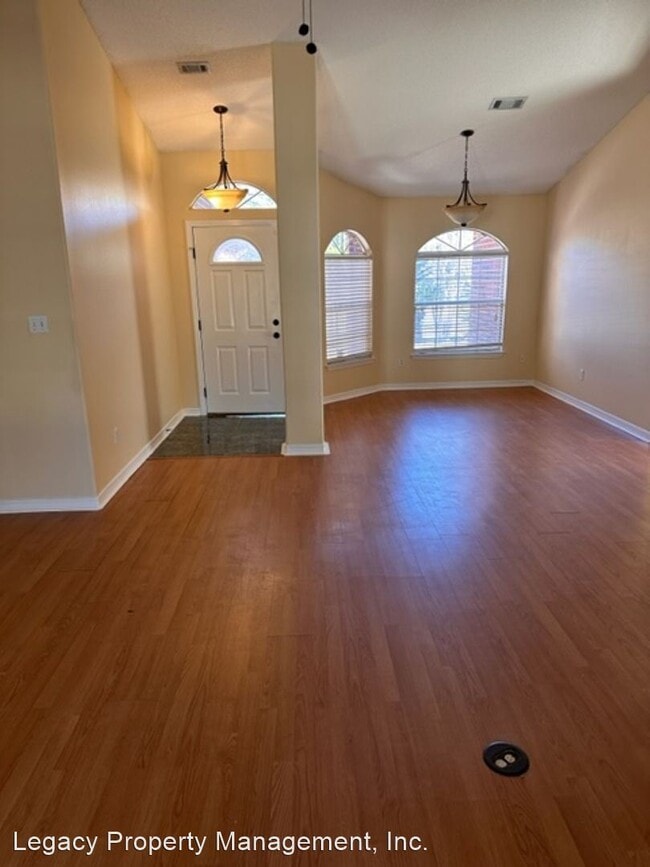 Building Photo - 3 br, 2 bath House - 7404 Woodside Road