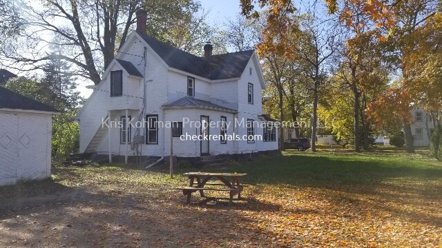Building Photo - 914 Madison St