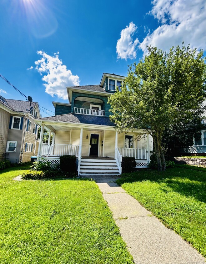 Primary Photo - 27 Pleasant St