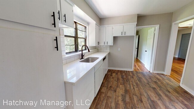 Building Photo - 4 br, 1.5 bath House - 320 Lawrence