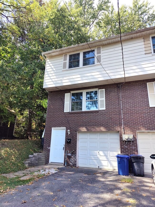 Building Photo - 3259 Langfitt Ave