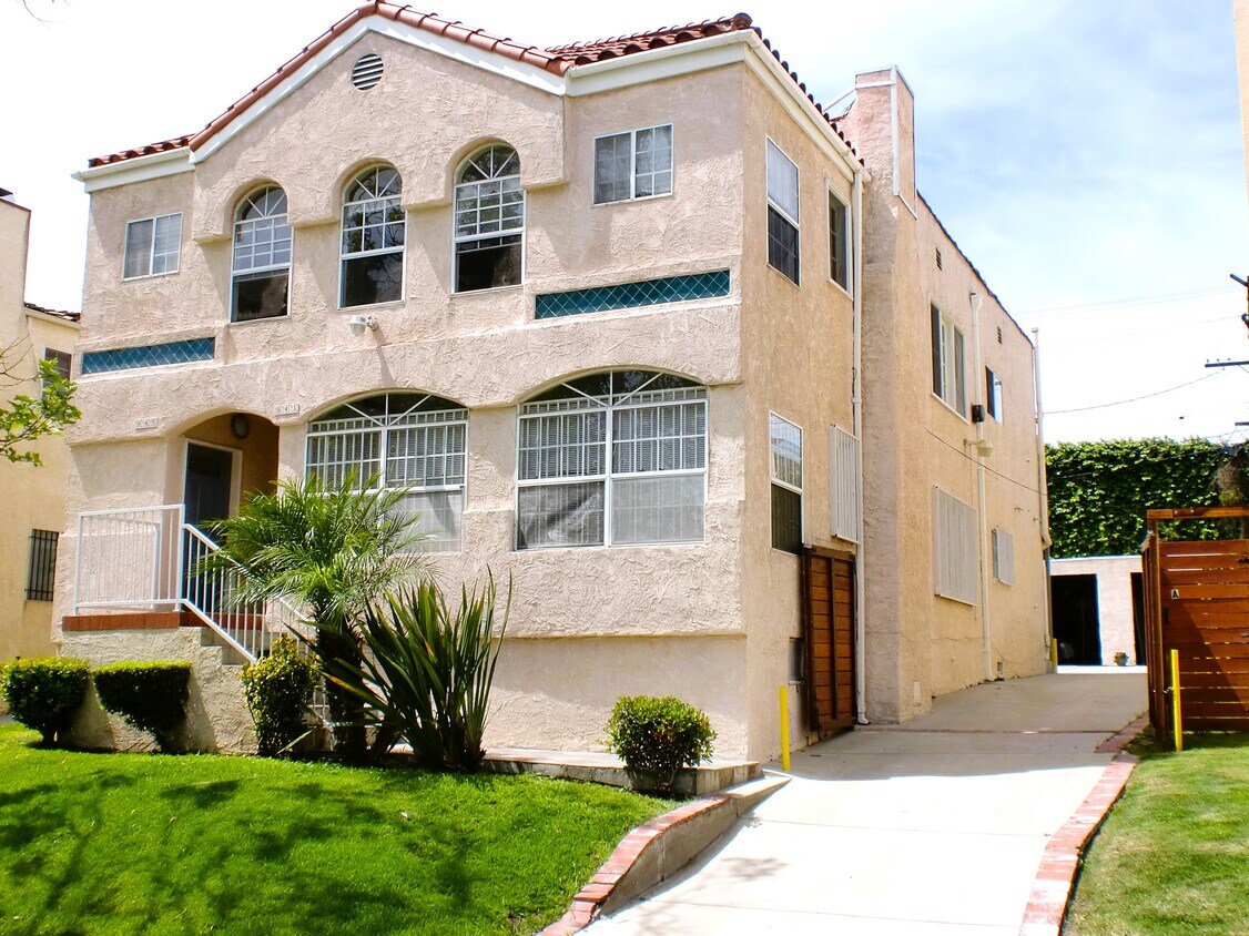 945 S Sycamore Ave Unit 945, Los Angeles, CA 90036 Apartments in Los