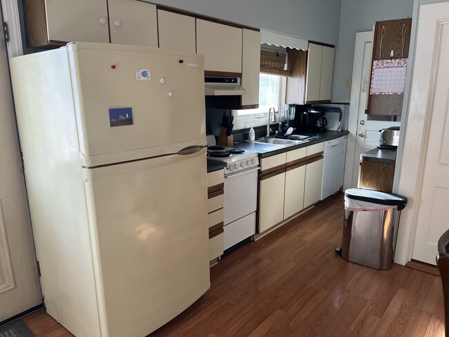 Fully Equipped Kitchen - 12 Garrison Ave