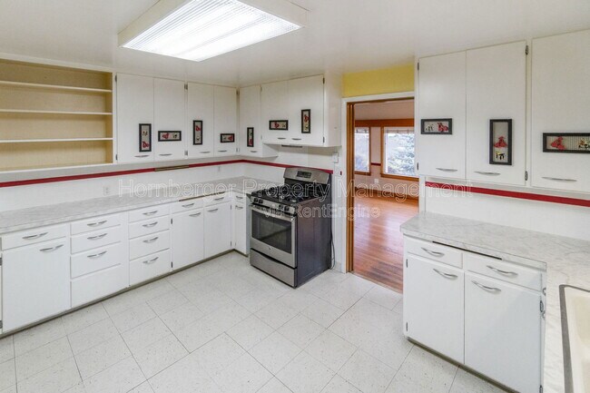 Foto del edificio - 2324 E South Crescent Ave