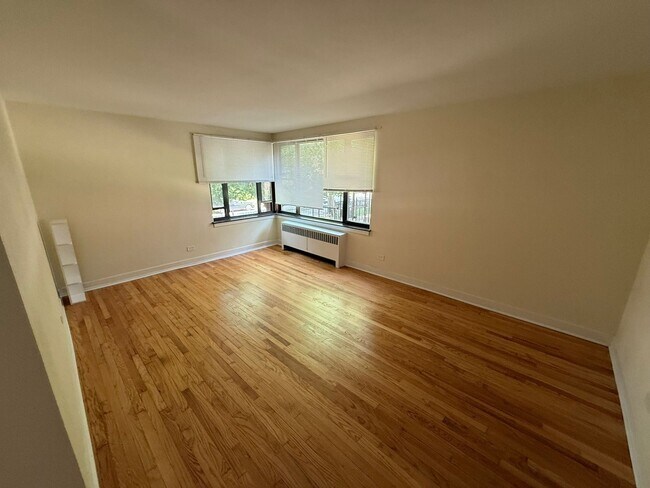 Foto del edificio - 7383 N Winchester Ave