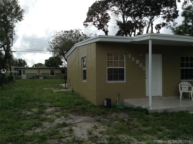 Building Photo - 15935 E Bunche Park Dr