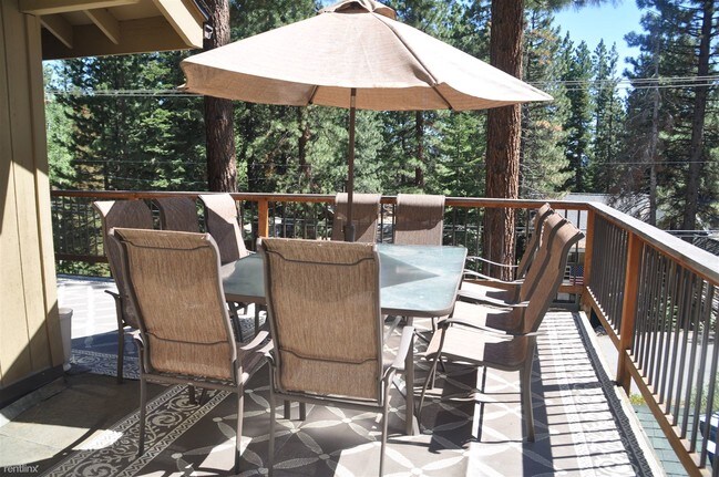 Building Photo - 564 Silvertip Dr