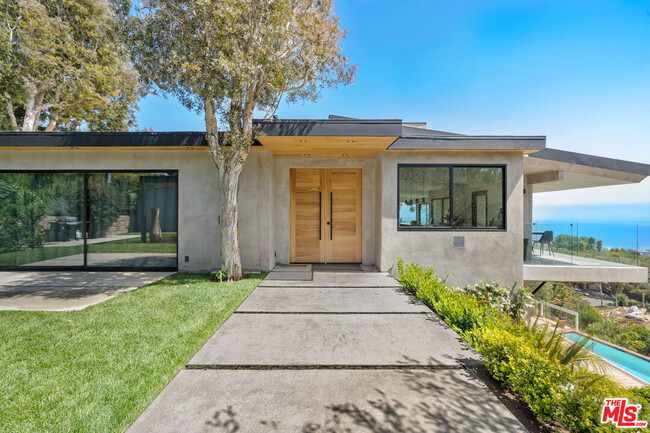 Building Photo - 23812 Malibu Crest Dr