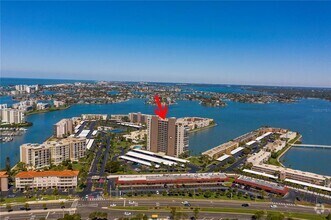 Building Photo - 7300 Sun Island Dr S