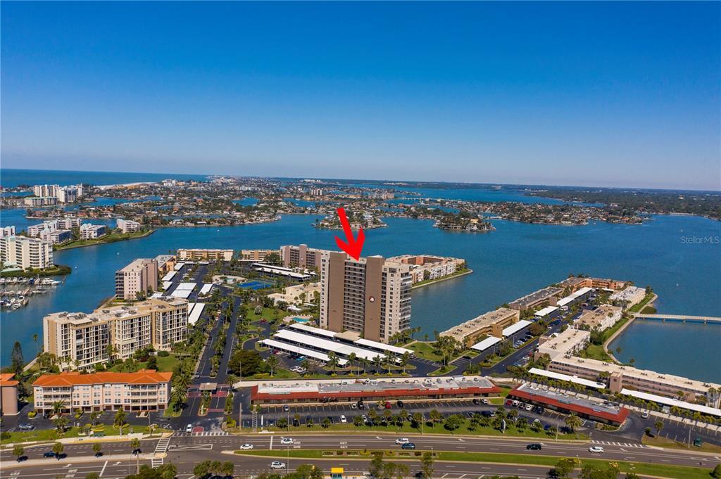 Foto principal - 7300 Sun Island Dr S