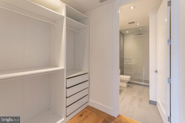 Foto del edificio - 240 N 2nd St