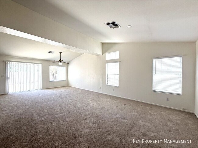 Foto del edificio - 8870 Haviland Rd