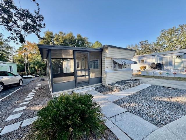 Building Photo - 825 Oakwood Dr