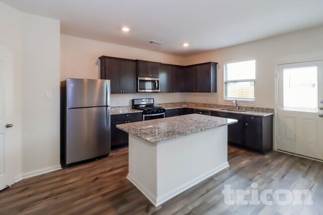 Foto del edificio - 805 Clark Dr