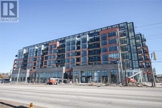 Building Photo - 681-681 Yonge St