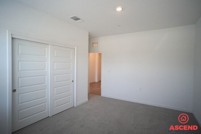 Foto del edificio - Beautiful New Home Off Gosford and McCutchen!