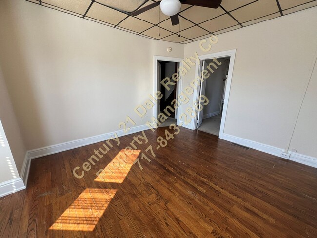 Building Photo - 3 Bedroom 1 Bath home in Central York School District