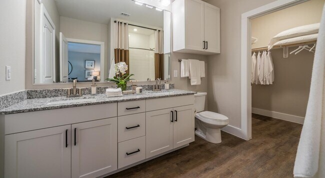 Foto del edificio - 4647 Harvest Corner Dr