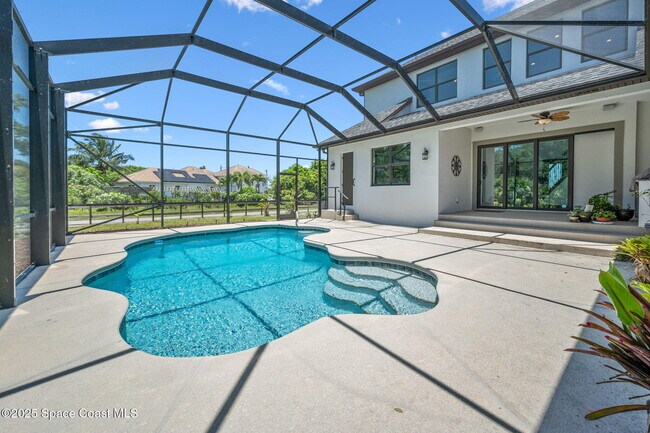 Building Photo - 6725 S Tropical Trail