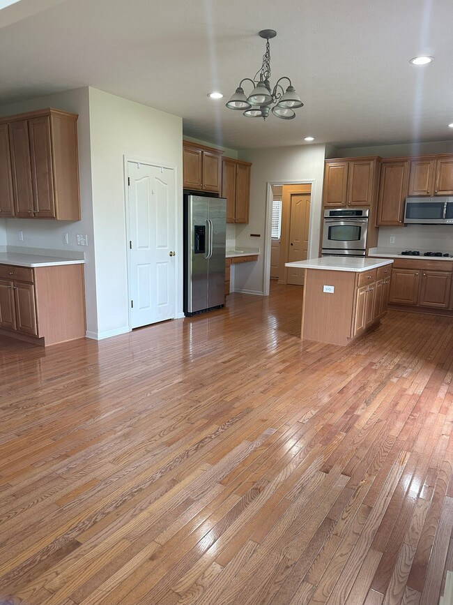 Building Photo - 3748 Castle Rock Dr