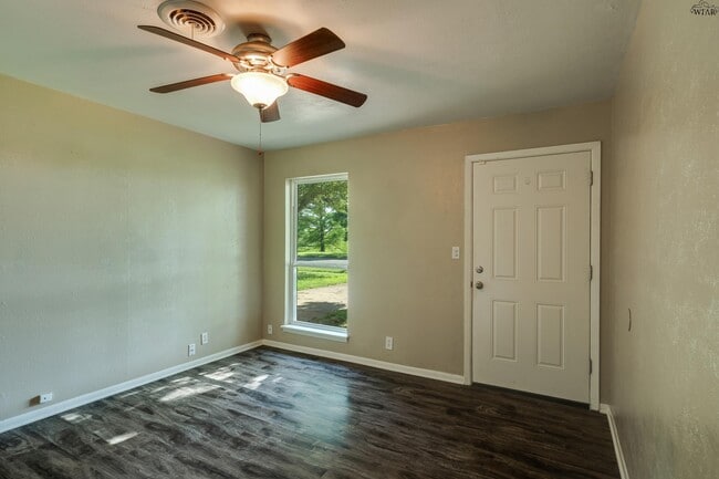 Building Photo - 5114 Fairway Blvd