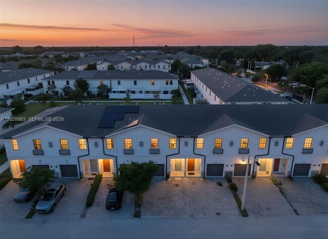 Foto del edificio - 1130 SW 6th Ct