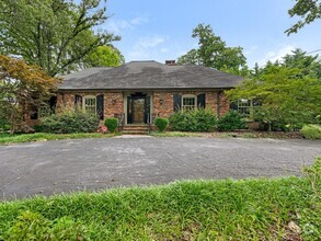 Building Photo - 3515 Foxcroft Rd