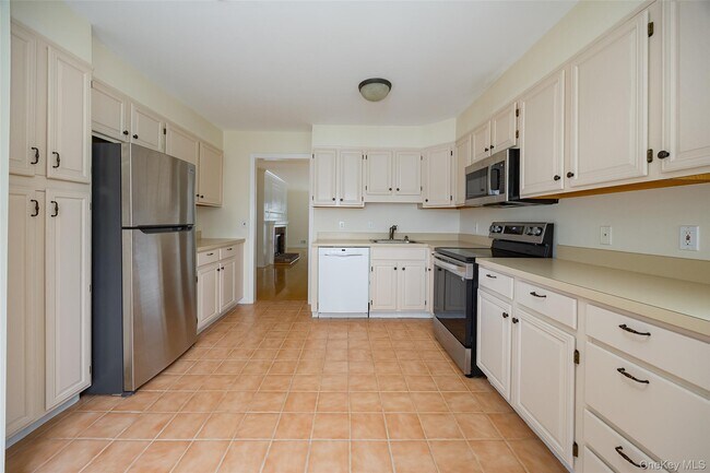 Building Photo - 54 Bennett Common Way