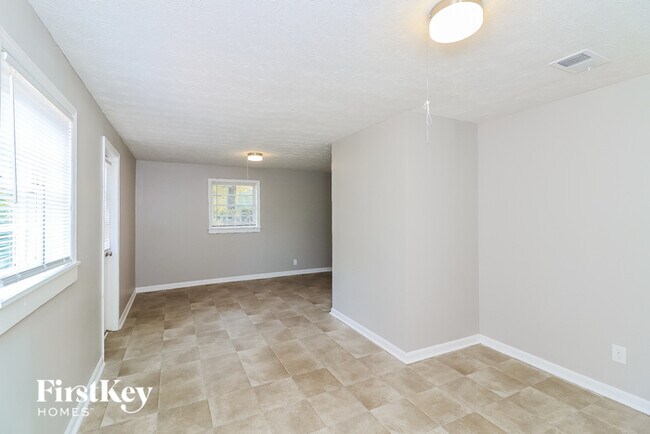 Building Photo - 3330 Heatherwood Ln SW