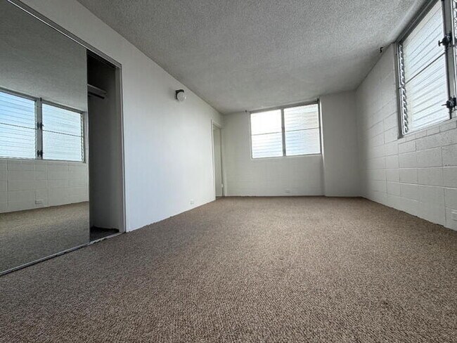 Building Photo - To register for the showing time below, note the 4 digit code: 4402 and click "APPLY NOW."(mobile...