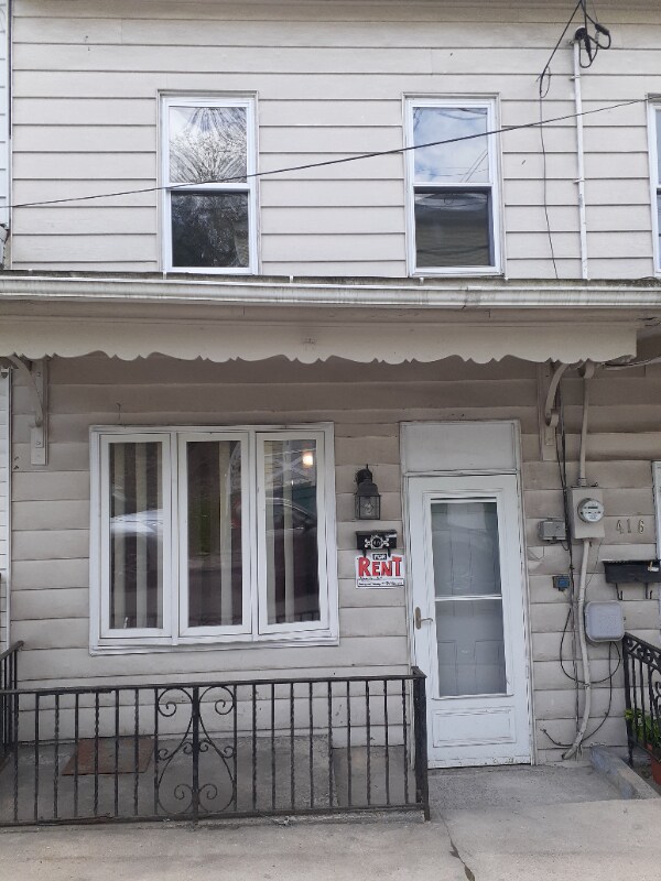 414416 W Poplar St, Shenandoah, PA 17976 House for Rent in