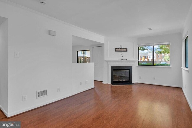 Building Photo - 9021 Sandalwood Dr