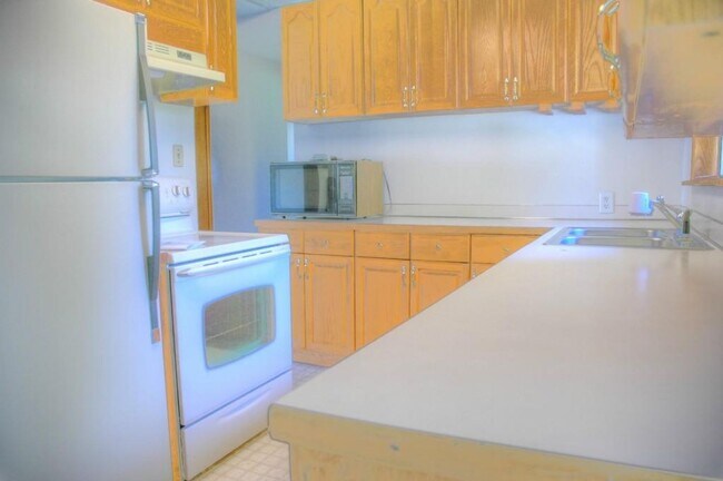 Foto del edificio - Spacious Renton Rambler w/ a HUGE Backyard!