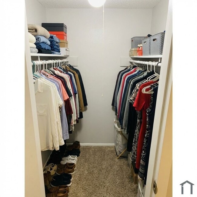 Building Photo - 501_Three Outsider