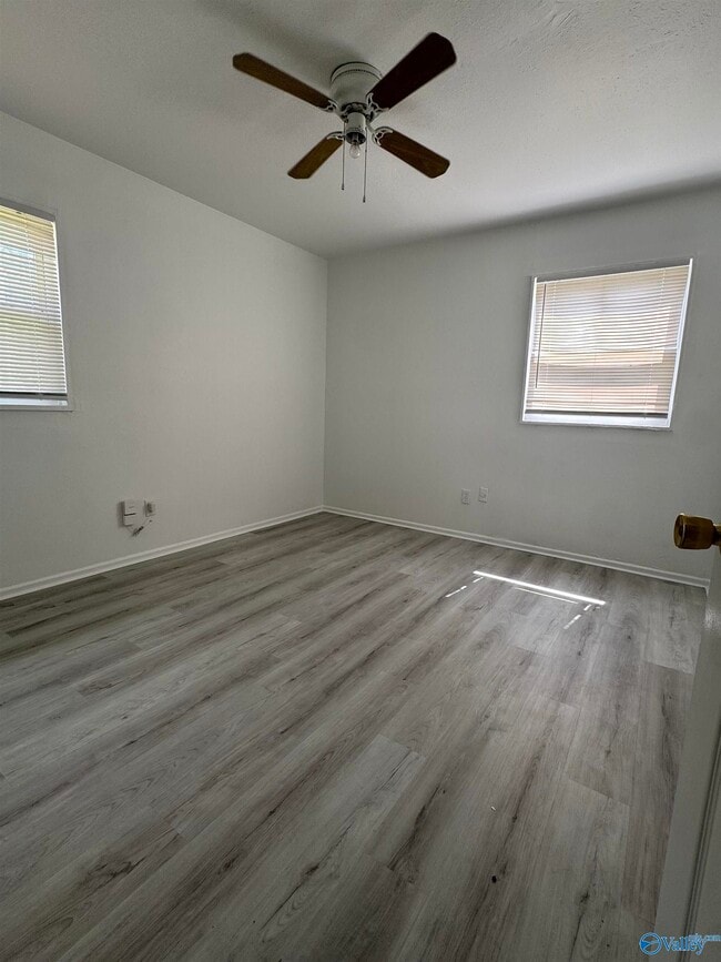Foto del edificio - 3808 Colton Ln NE
