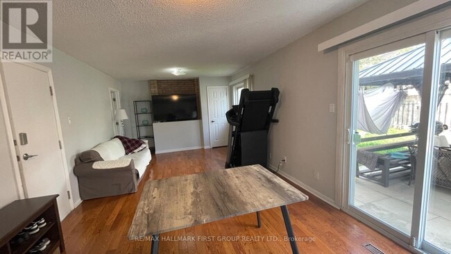Building Photo - 32 Fireside Dr