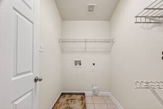 Building Photo - 16119 Gavin Ln